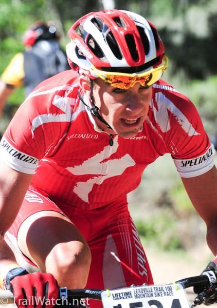 Todd Wells (Specialized) riding in third place.