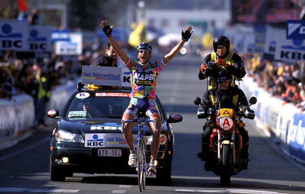 Andrea Tafi (Mapei) wins Tour of Flanders