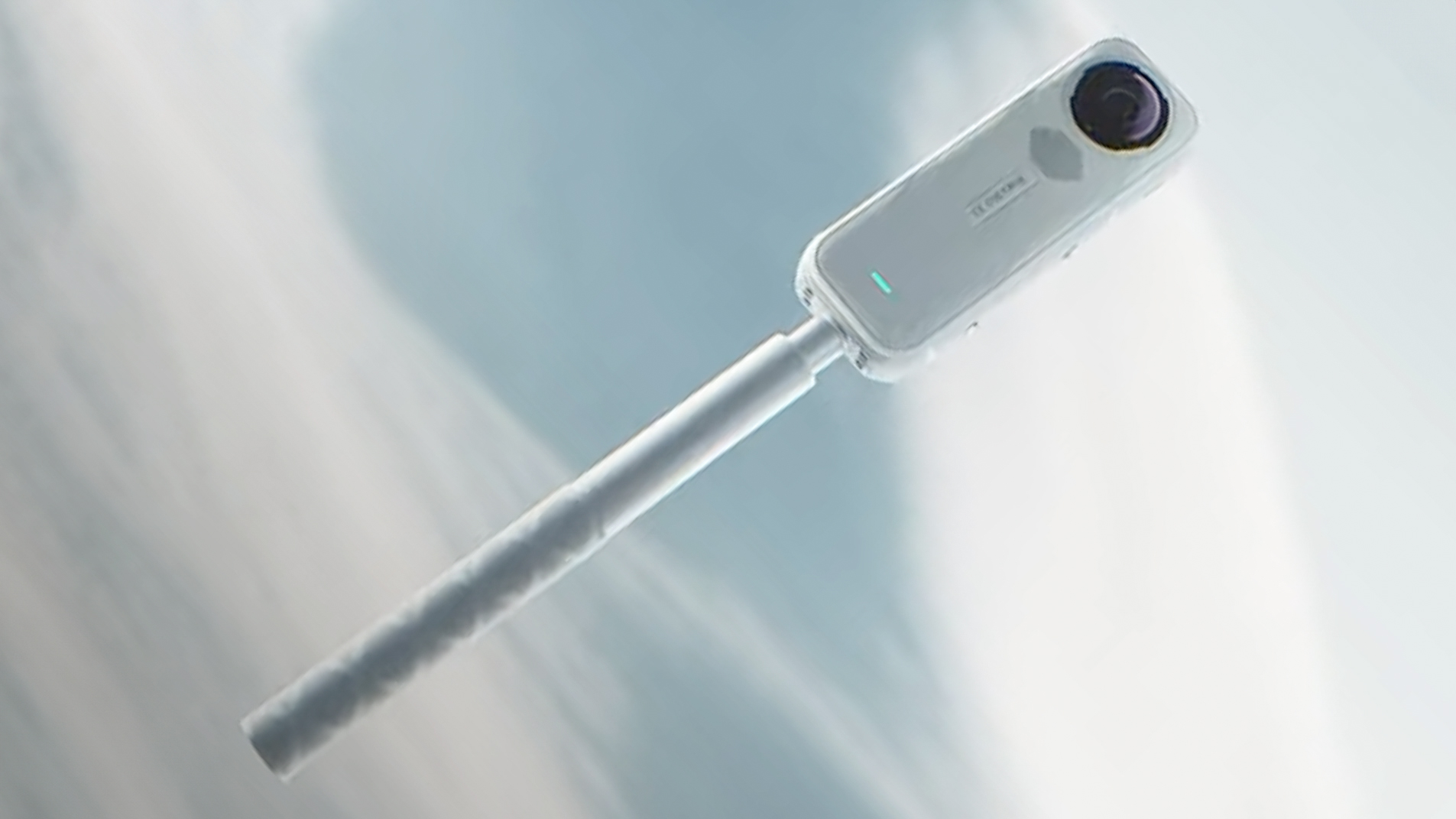 Insta360 X5 Satin White Limited with selfie stick Edition