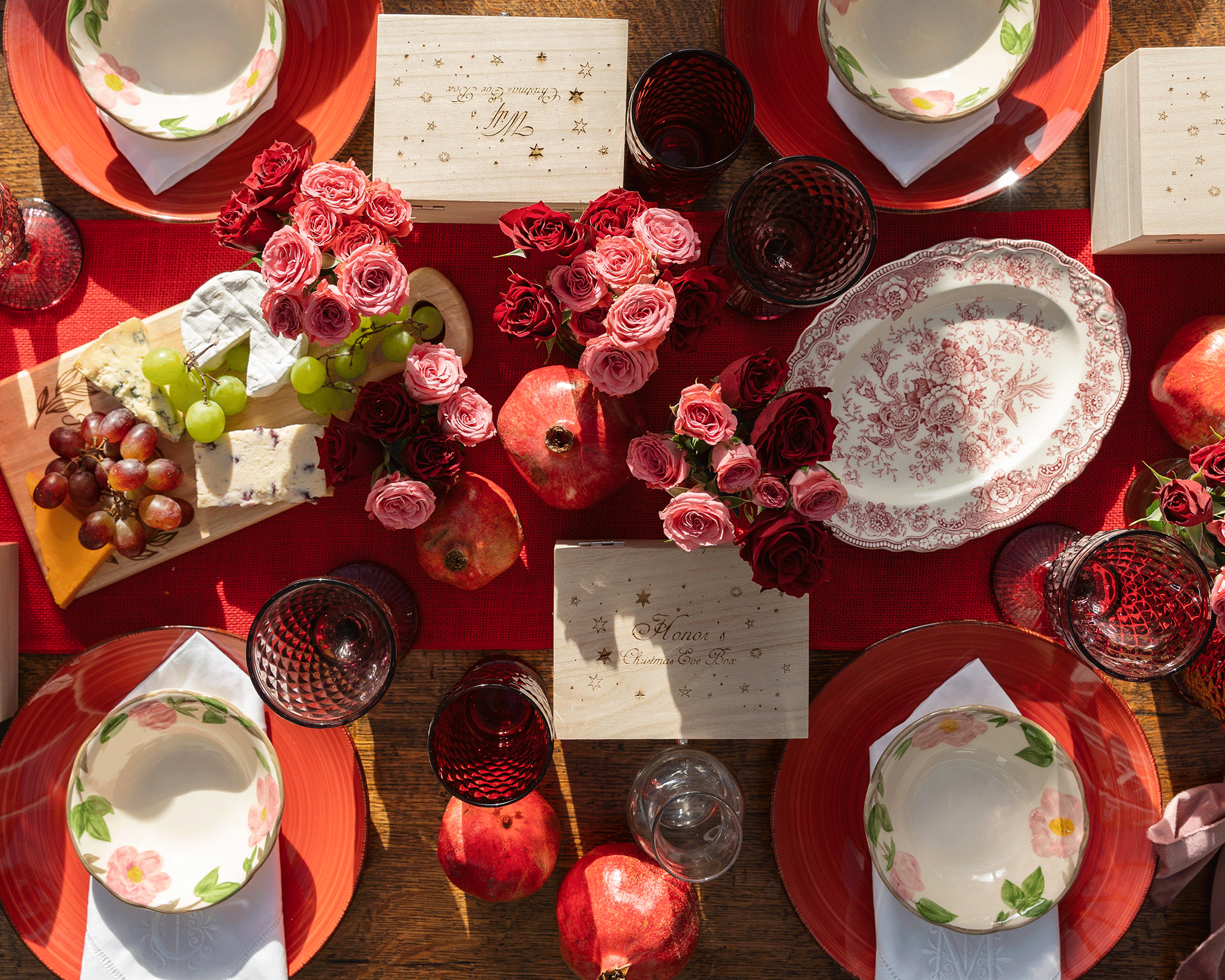Red Christmas table setting