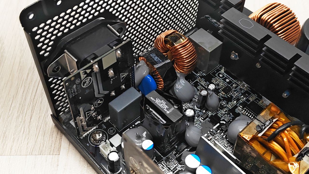 Cooler Master MWE Gold 750 V4