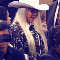 Beyonce in cowboy hat at the Grammys