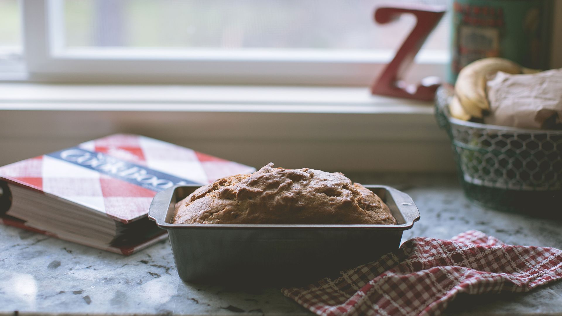 Here's how Jamie Oliver makes banana bread with a few secret