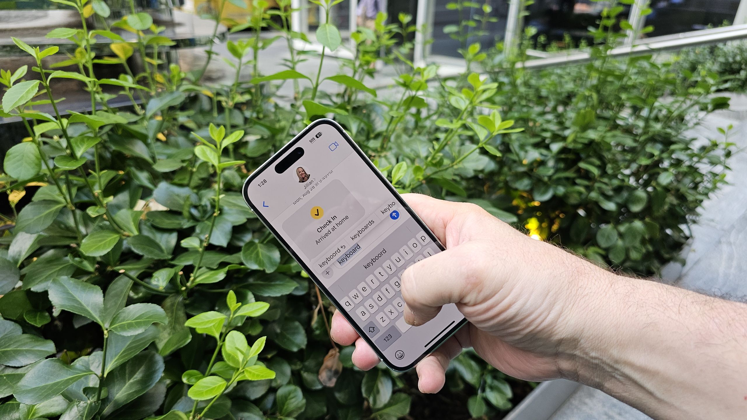 Anda tidak buruk dalam mengetik – koreksi otomatis iOS 26 rusak dan masih belum ada perbaikan di iOS 26.2