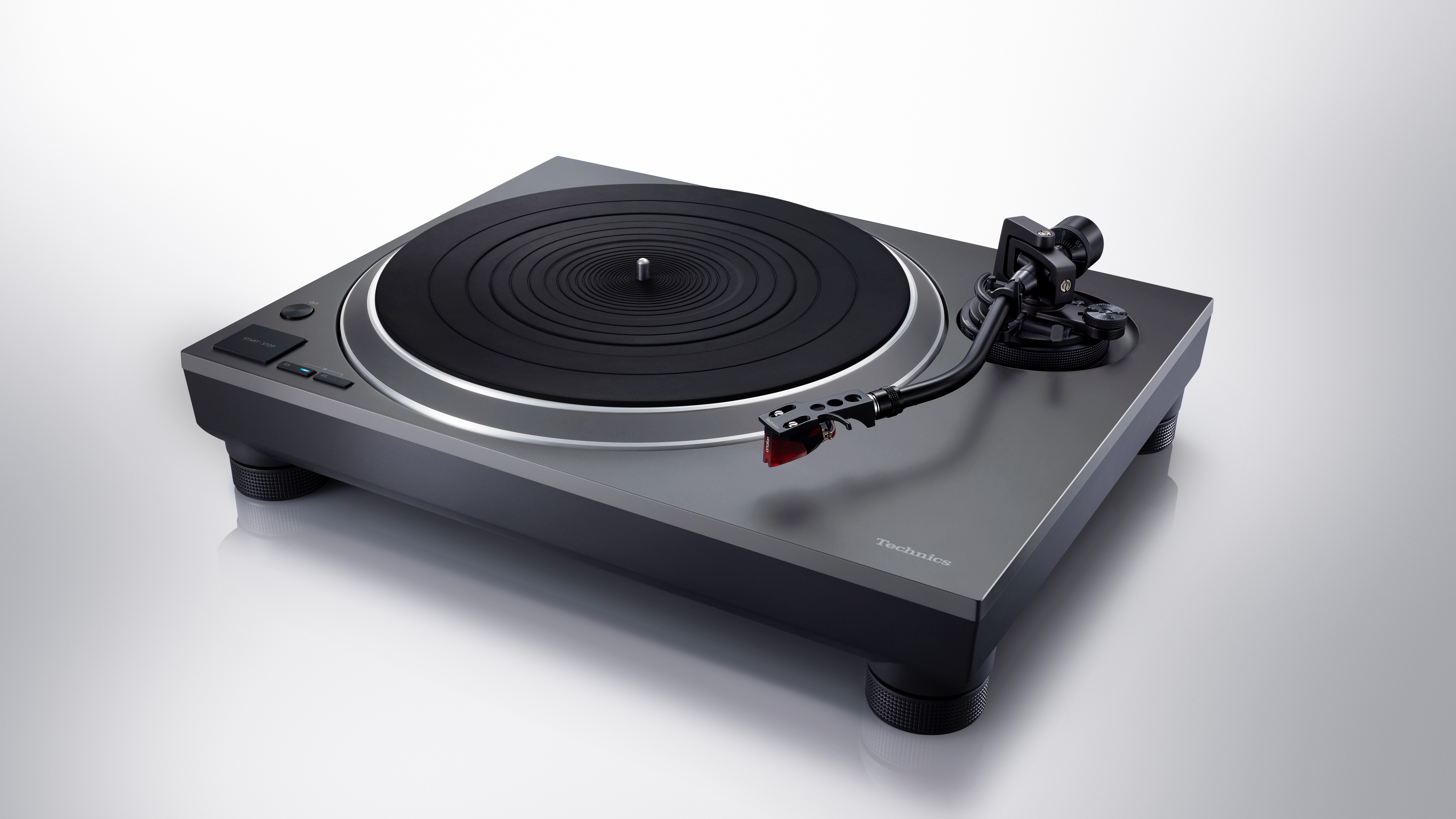 Technics SL-1500CS turntable