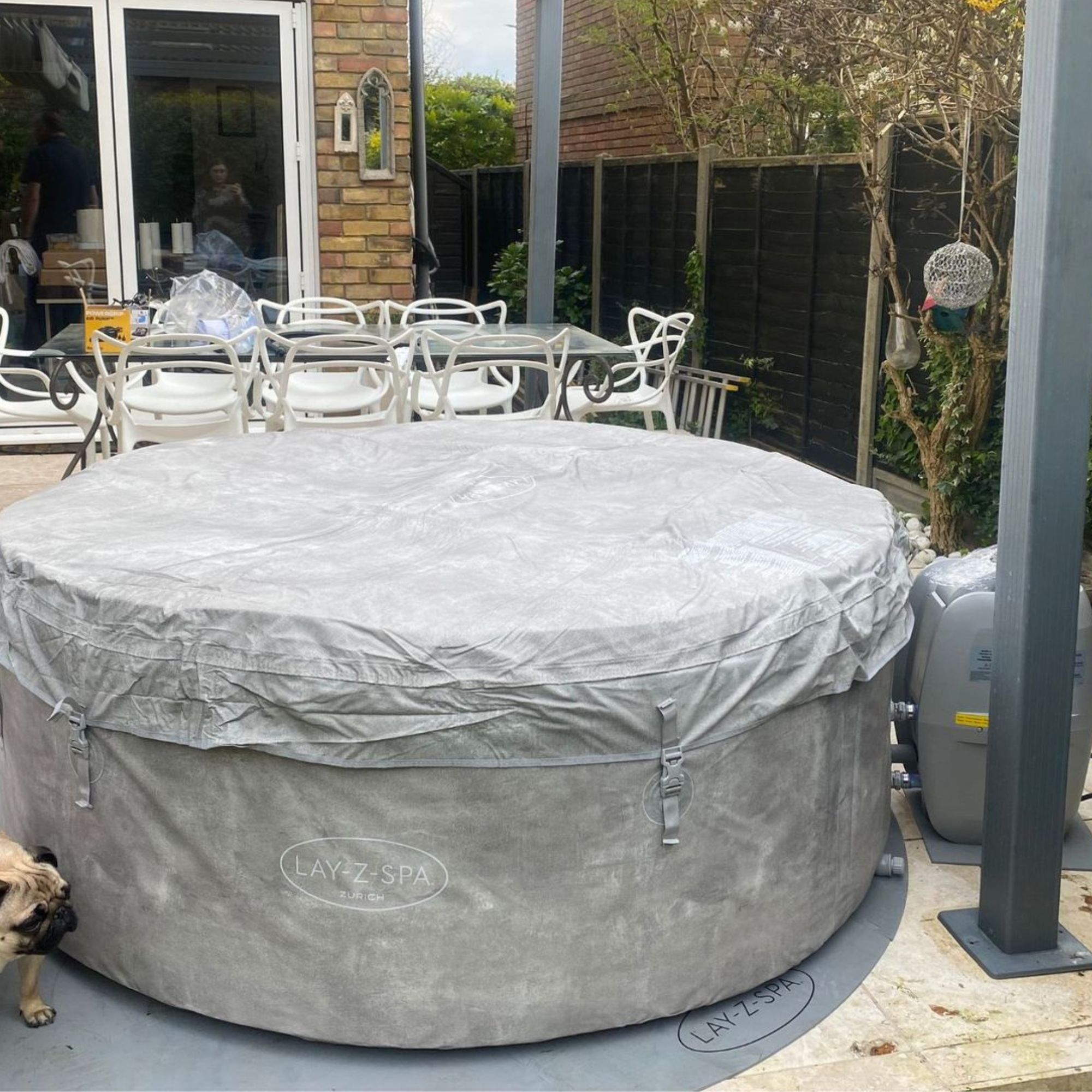 Lay-Z-Spa Zurich setup in garden on patio