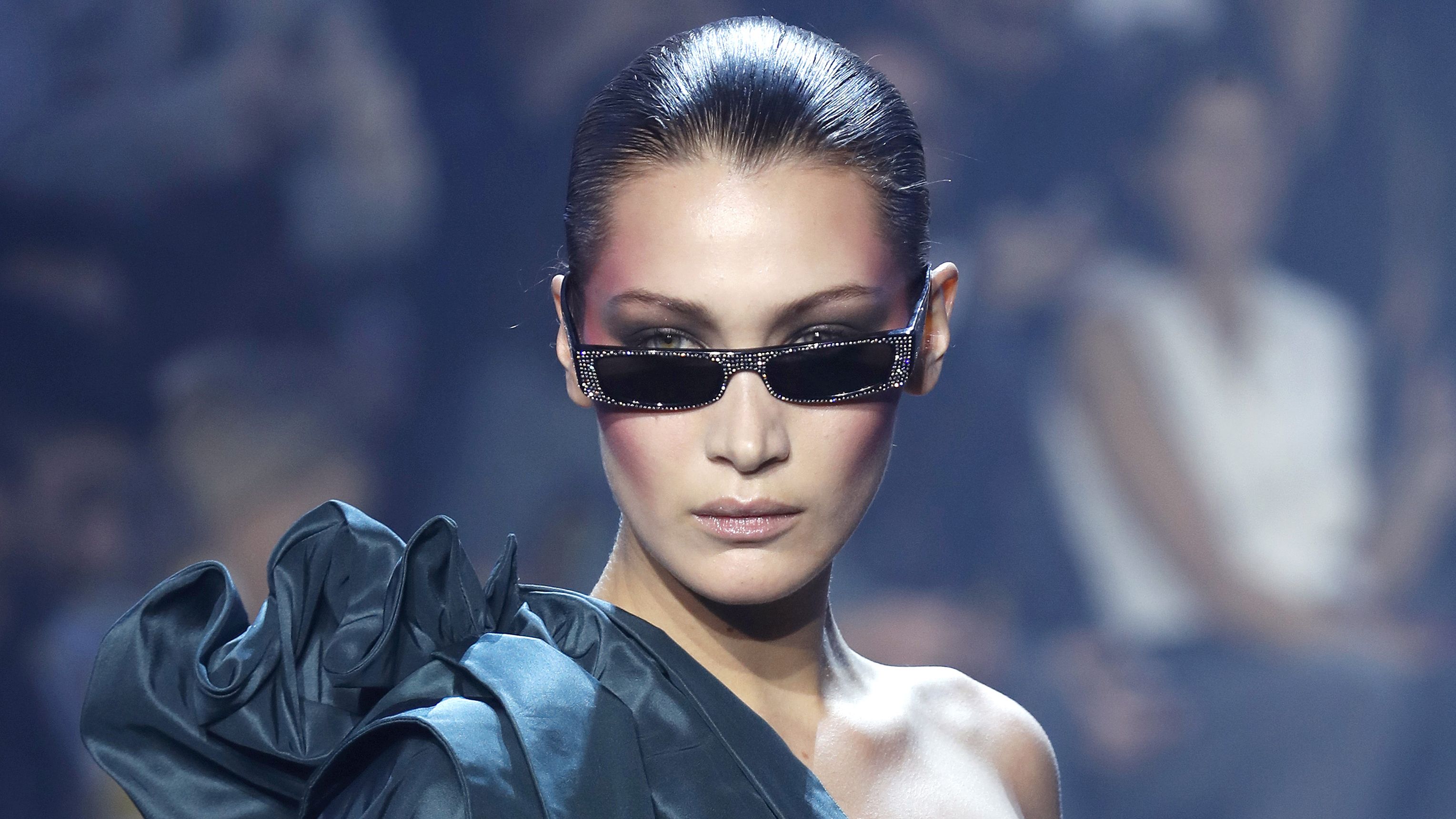 Eyewear, Face, Hair, Sunglasses, Fashion, Beauty, Fashion model, Hairstyle, Cool, Glasses,