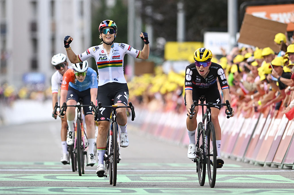 Kim Le Court wins stage 5 at the Tour de France Femmes