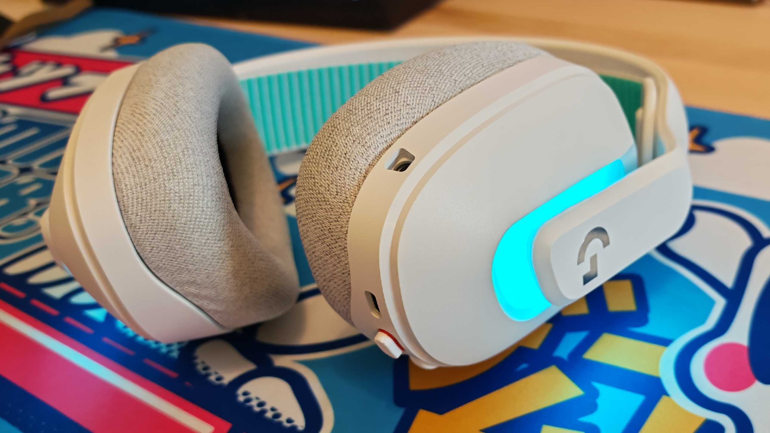 The Logitech G522 Lightspeed wireless gaming headset.