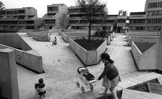 Tony Ray Jones, Photography of brutalist estate Thamesmead in the 1970s
