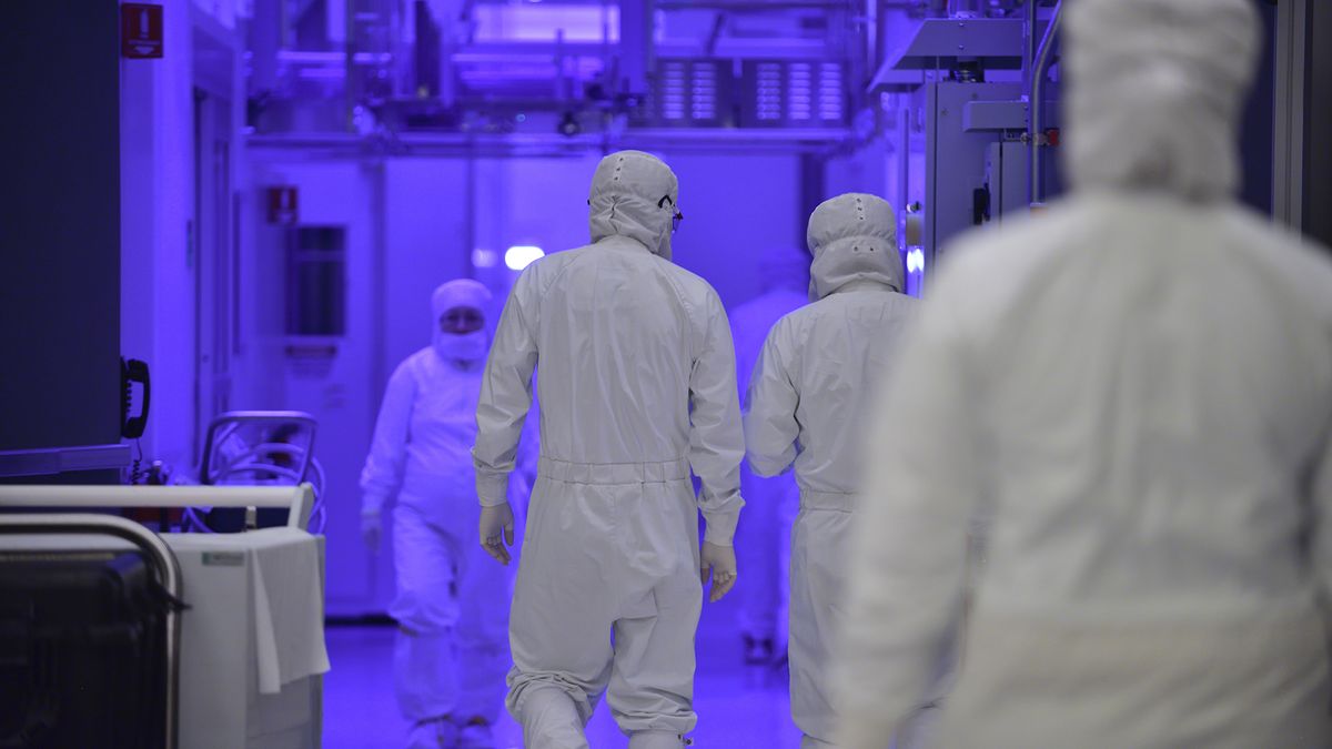 Intel manufacturing facilities