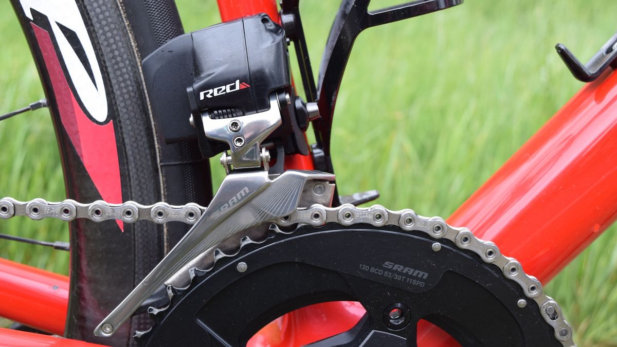 Wireless shifting ensures a lack of any cables although the battery within the derailleur results in a fairly bulky unit