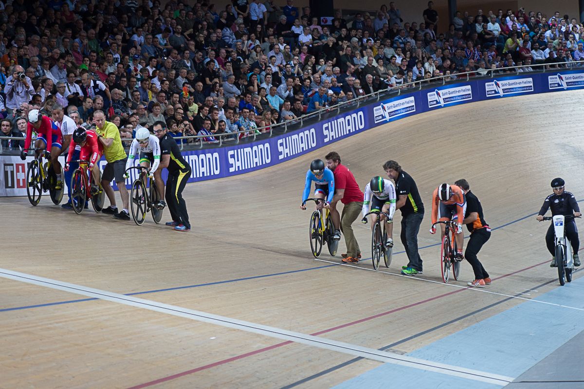 The women's Keirin final about to get underway