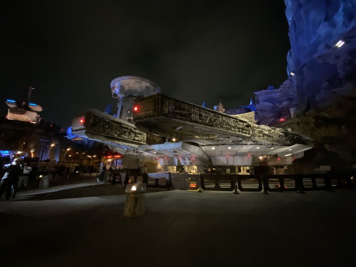 Millennium Falcon at night ultra wide