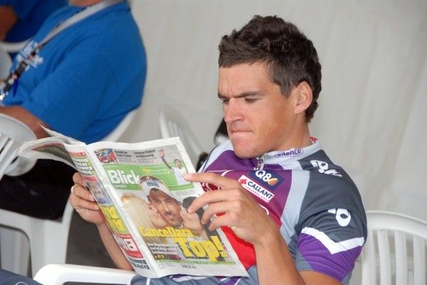 Greg Van Avermaet reads prior to Suisse stage three