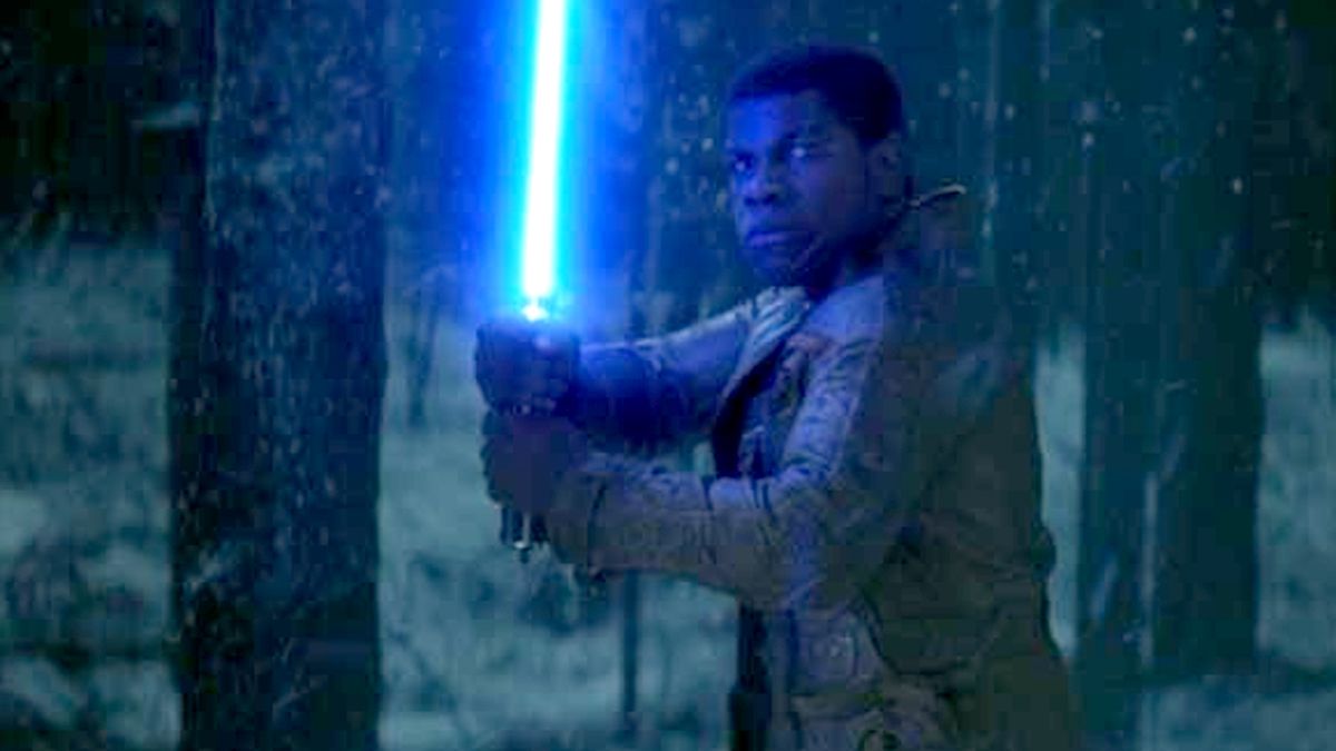 151211_star_wars_7_finn_with_lightsaber.jpg