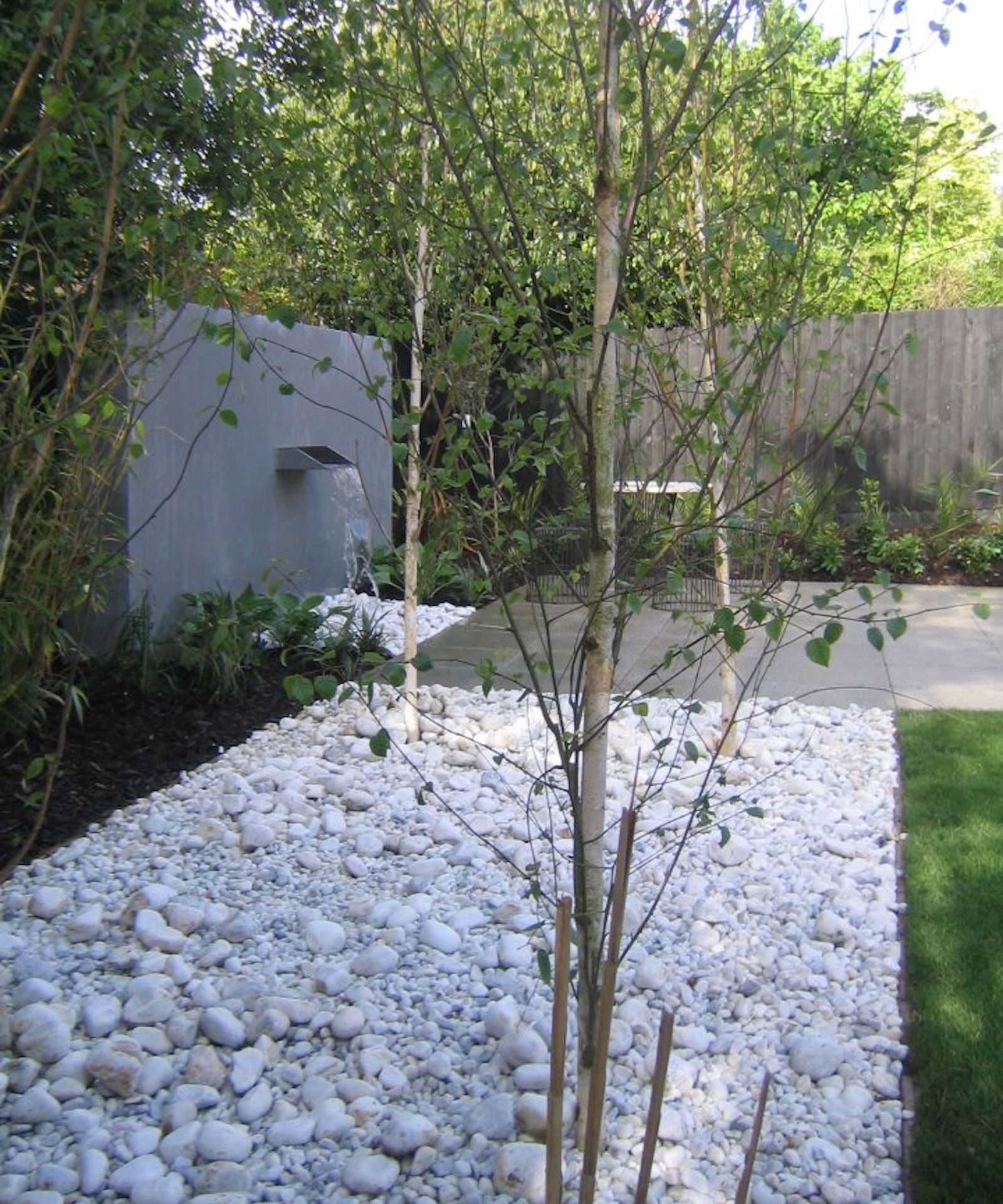 Landscaping with gravel 14 ways to use it in your yard Gardeningetc
