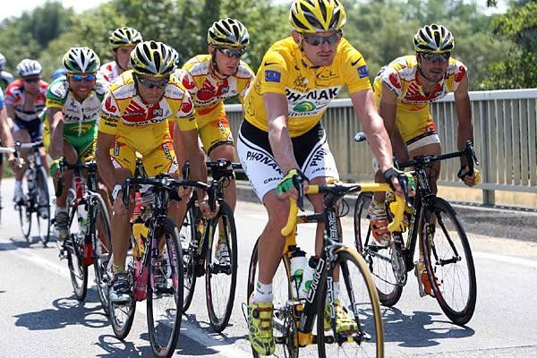 Floyd Landis (Phonak) with Gibo in tow