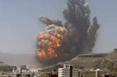 Saudi airstrikes pound Yemen's capital, Sanaa, on Monday