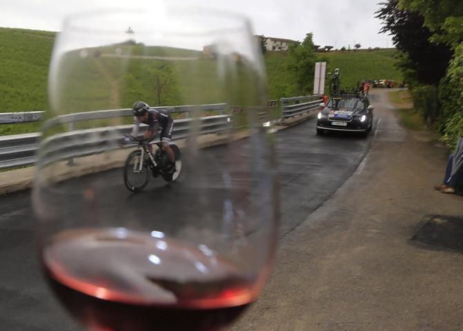 Watching the Giro's time trial stage to Barolo through a wine glass