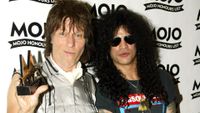 Jeff Beck, winner of the MOJO Les Paul Award and Slash, at the 2005 Mojo Honours List 