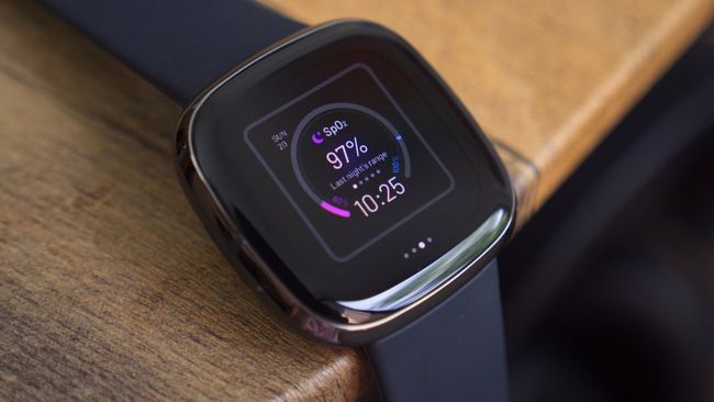 Best smartwatches that can measure blood oxygen saturation levels ...