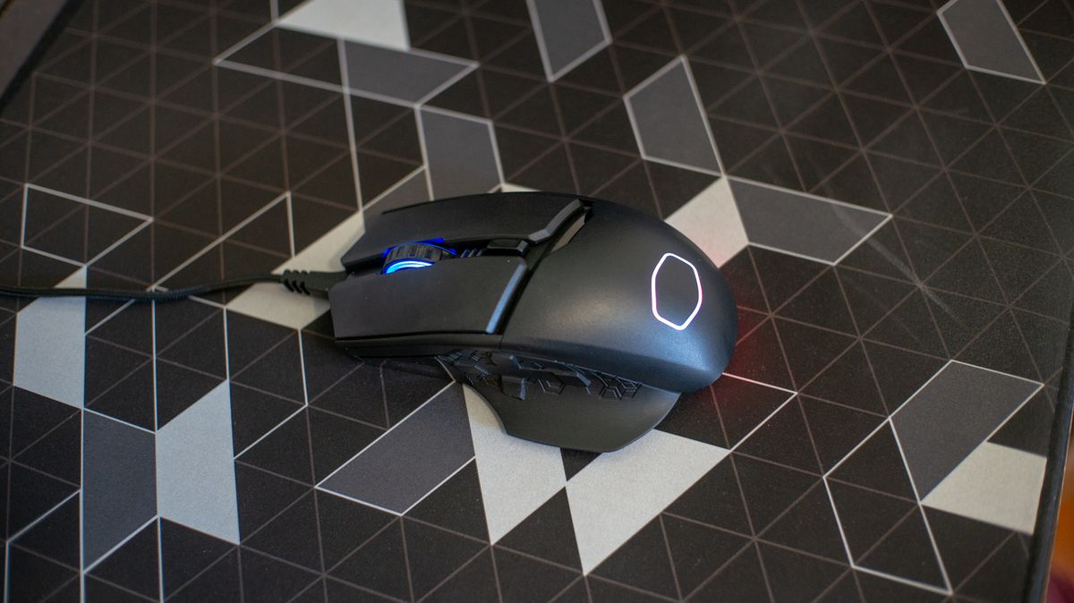 Logitech G502 HERO Gaming Mouse Review