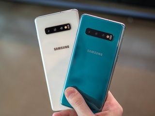 Galaxy S10 and S10+