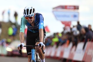 Ben O&#039;Connor fights to hold onto second place overall at the Vuelta a España