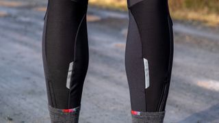 Endura GV500 Thermal bib tight leg zip and reflective details