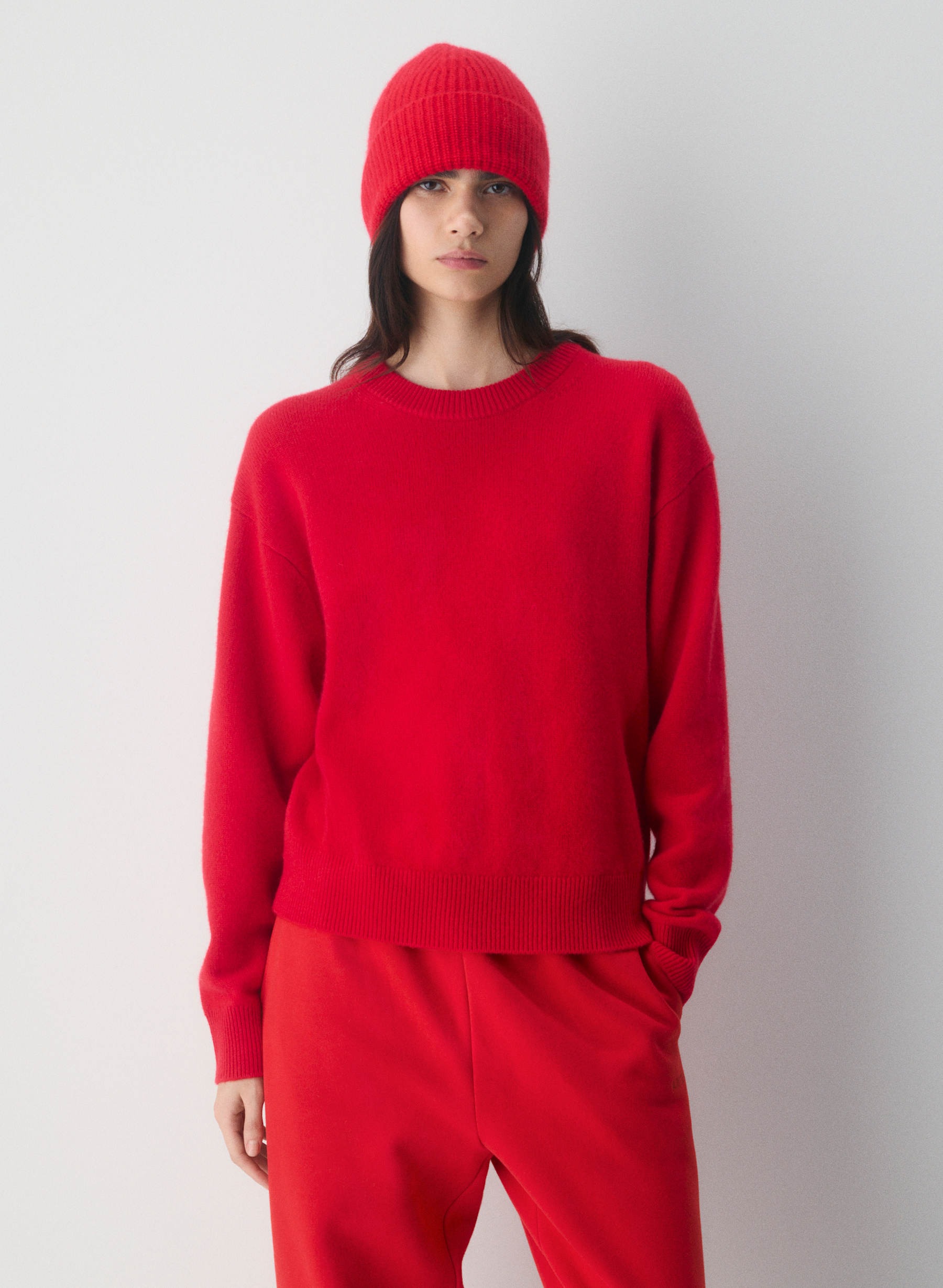 Aritzia, Essential Cashmere Relaxed Crew Sweater
