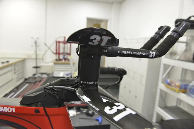 Taylor Phinney's TT handlebar set up
