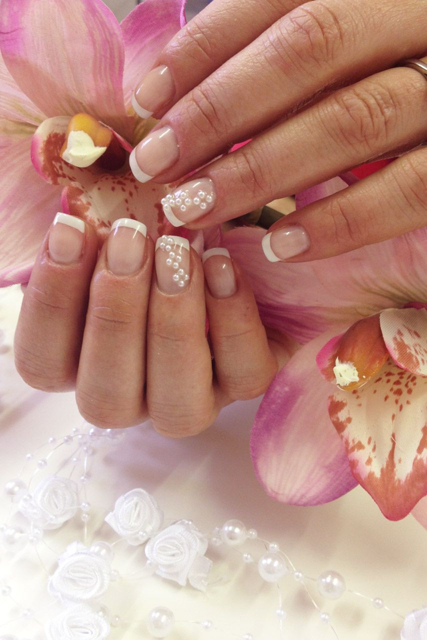 Wedding nail art - pearly queen