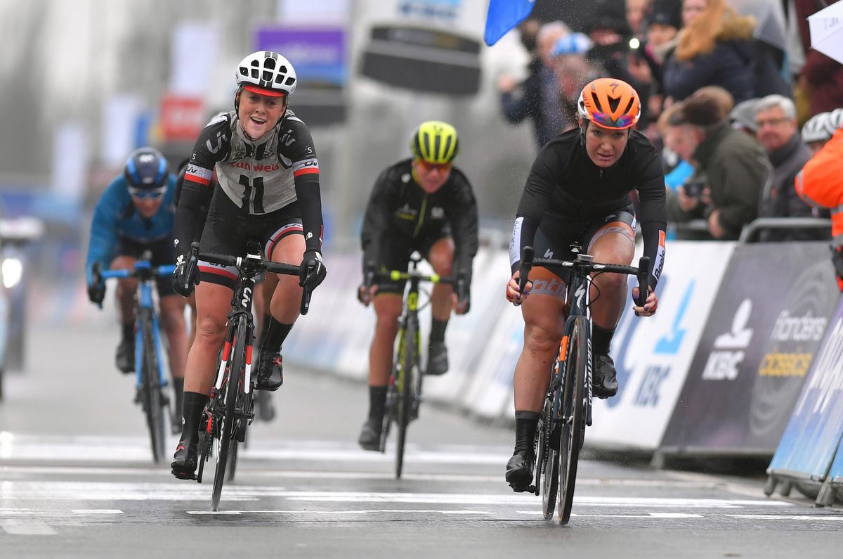 Amy Pieters (Boels-Dolmans) takes second