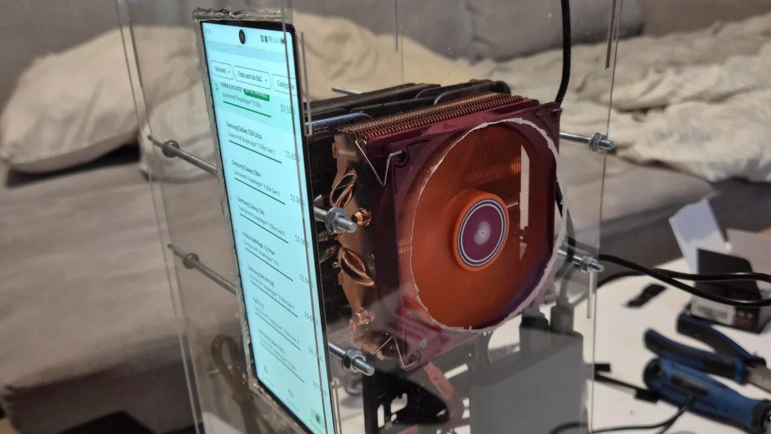 Android Phone in Desktop PC, angle view showing display at front of case