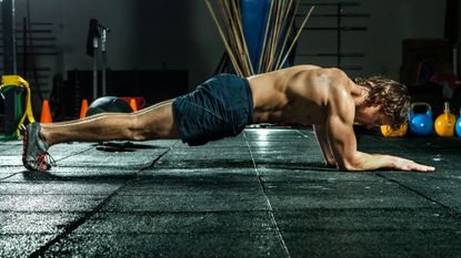 The best daily core routine to strengthen your abs and glutes according to a fitness expert T3