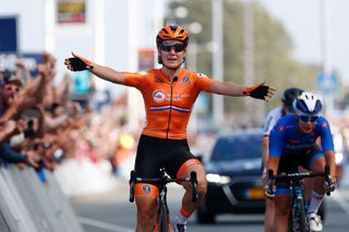 Women's road race - Pieters claims European Road Championship title