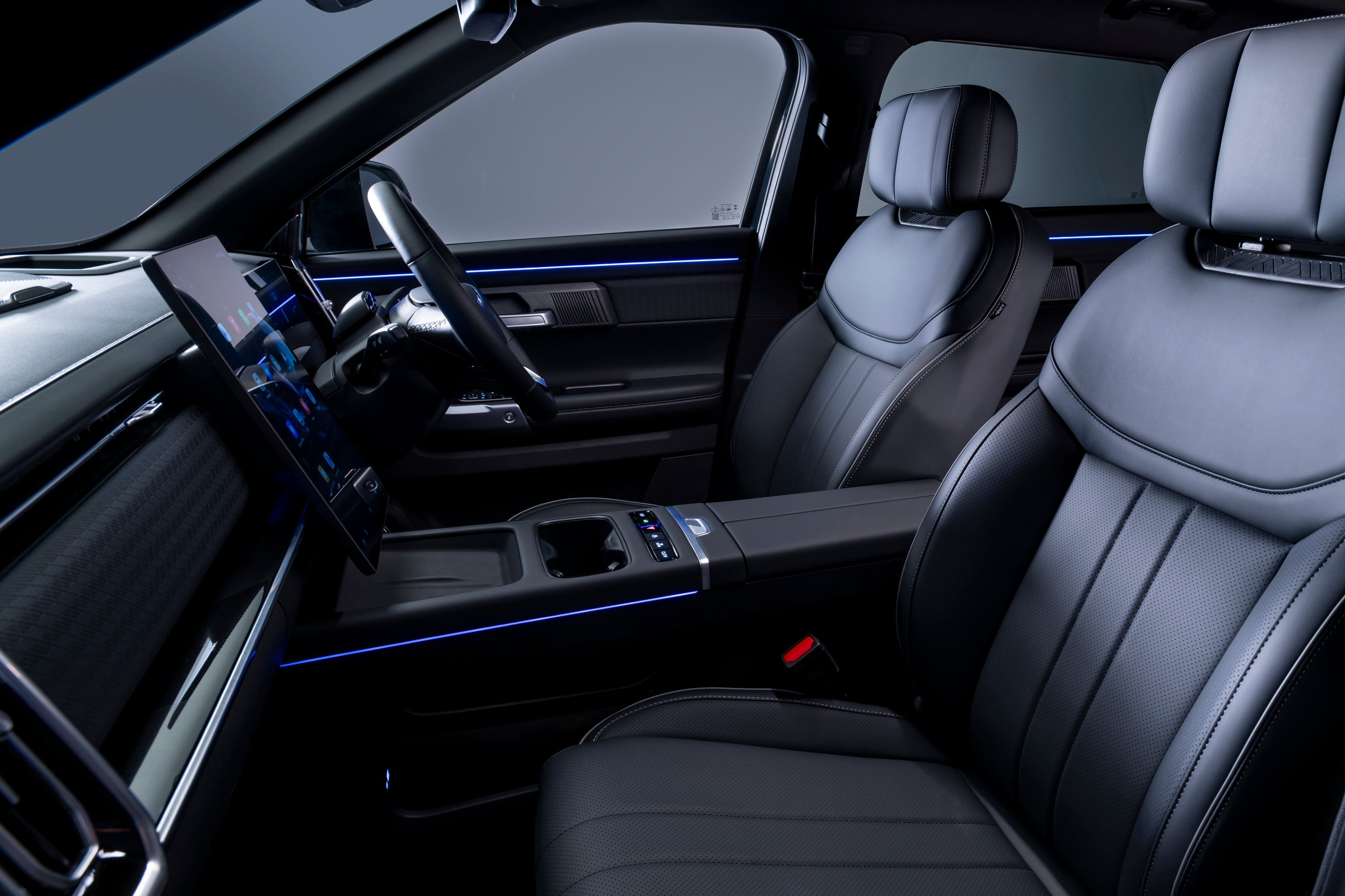 Up front in the Jaecoo 7 Black Luxury edition