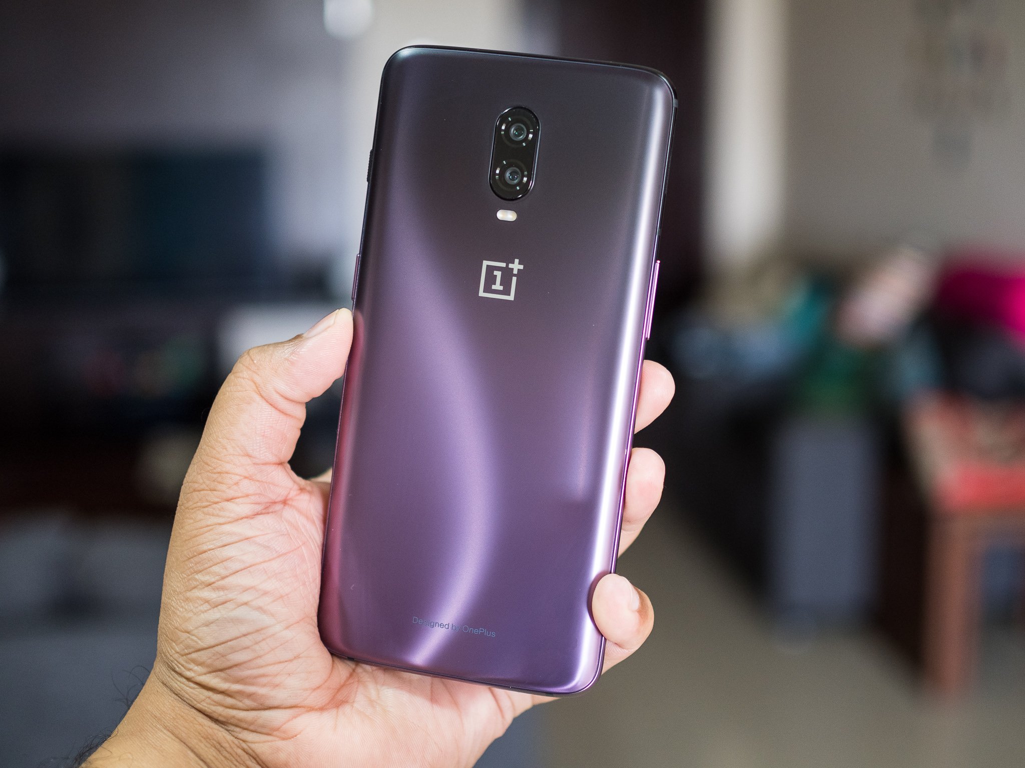 Oneplus обзор. ONEPLUS 6t фото. ONEPLUS 6 или ONEPLUS 6t. ONEPLUS 6 фото б.у с выгоранием. Смарттиви т шесть.