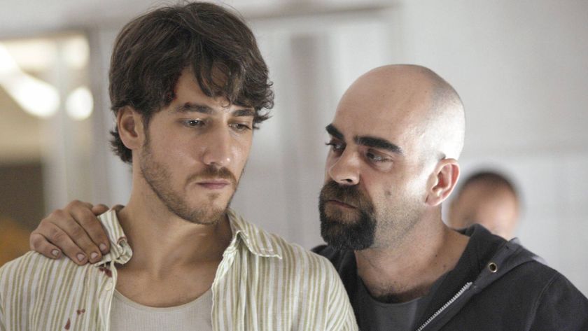 (L-R) Alberto Ammann as Juan and Luis Tosar as Malamadre in &quot;Cell 211&quot; now streaming on Netflix