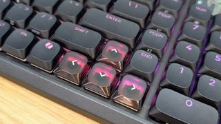 Corsair Vanguard Air 99 Wireless arrow keys close up