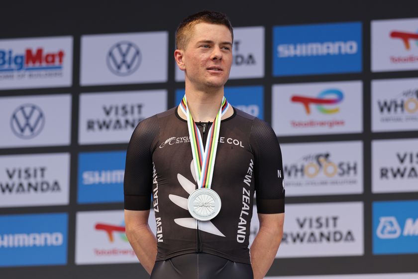 Picture by Alex Whitehead/SWpix.com - 22/09/2025 - Cycling - 2025 UCI Road World Championships - BK Arena to Kigali Convention Centre, Kigali, Rwanda - Men Under-23 Individual Time Trial (ITT) Podium - Nate Pringle (New Zealand) receiving the Silver Medal