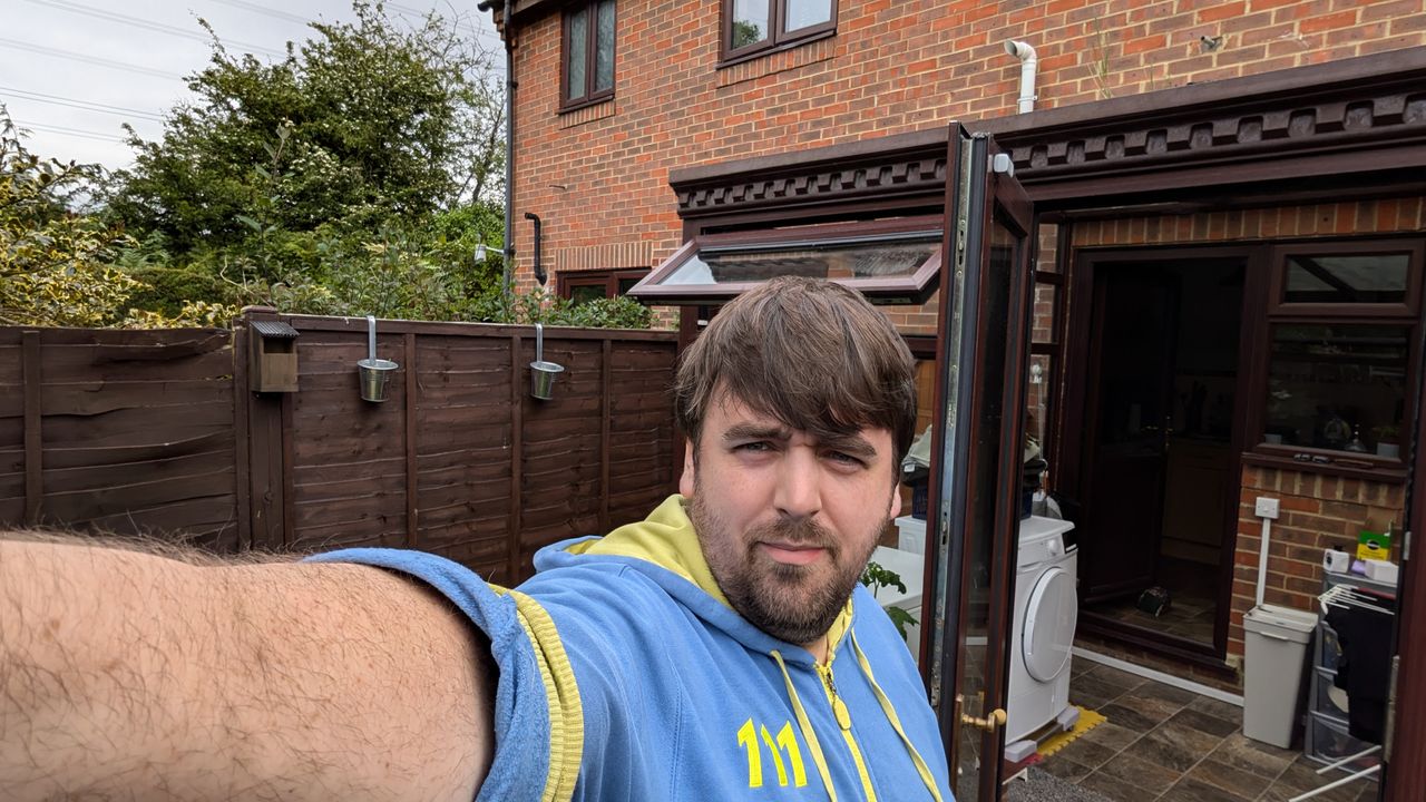 200 photos google pixel 8a vs google pixel 6 pro