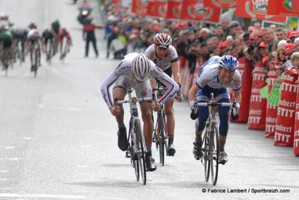 The sprint in Paris-Camembert