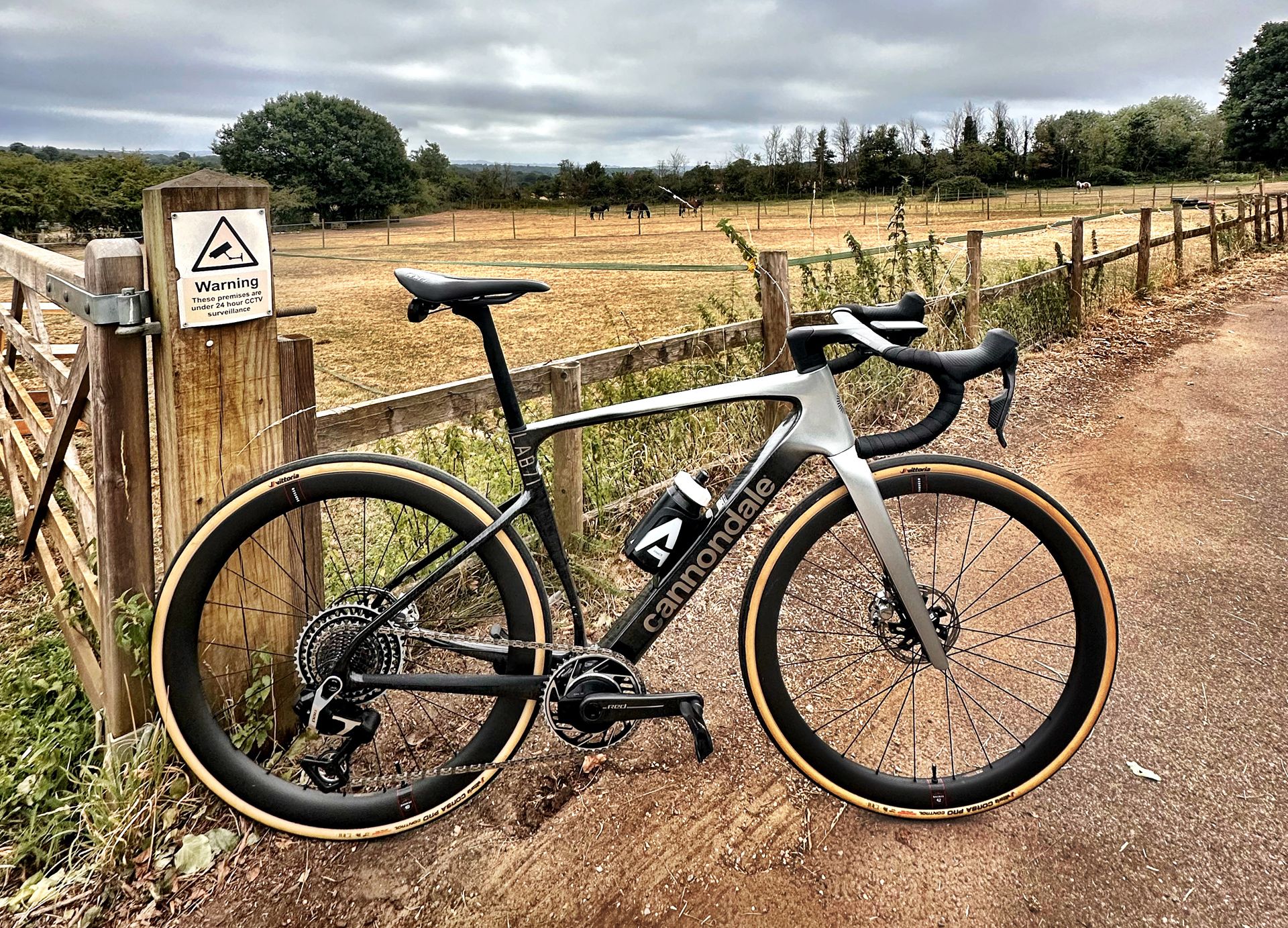 Cannondale Lab71 Synapse SmartSense against farm backdrop