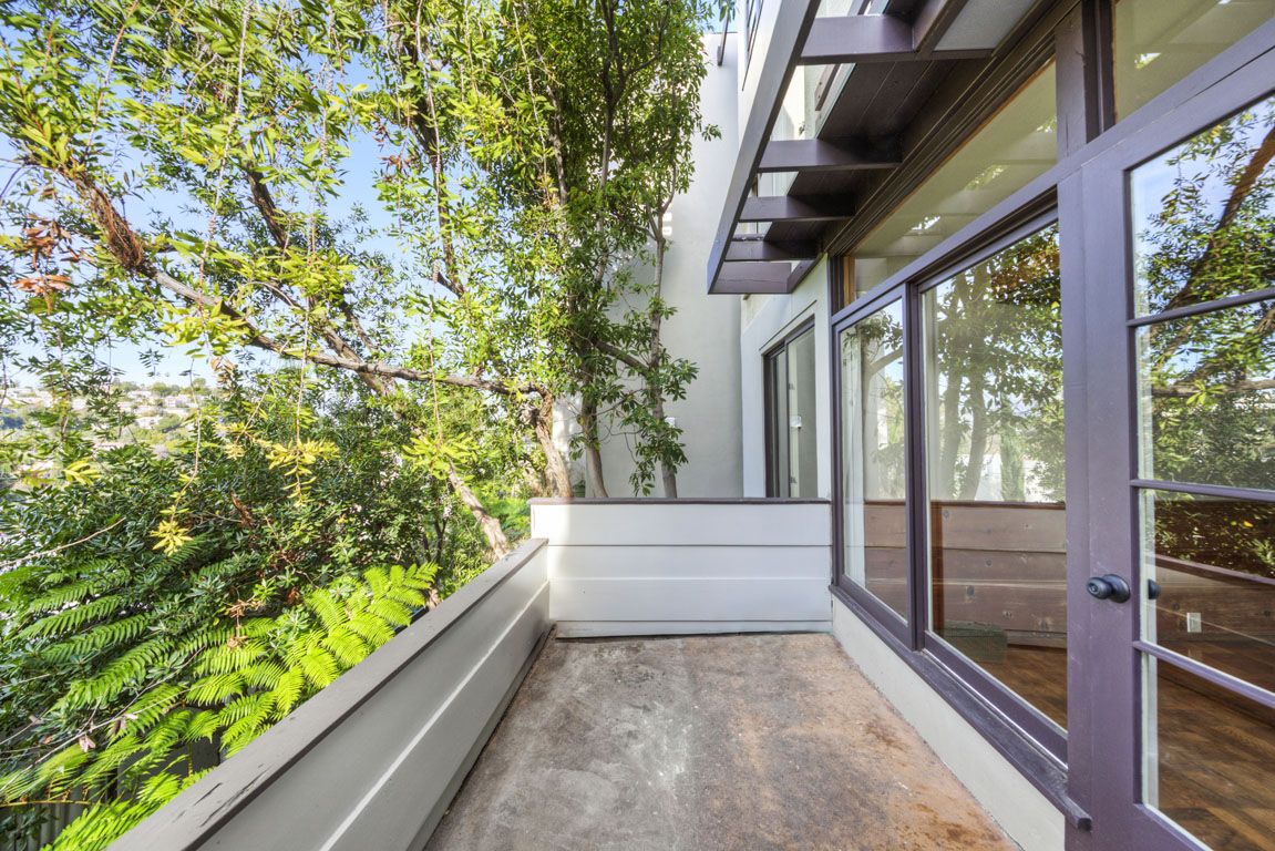 Schindler Manola Court Apartment