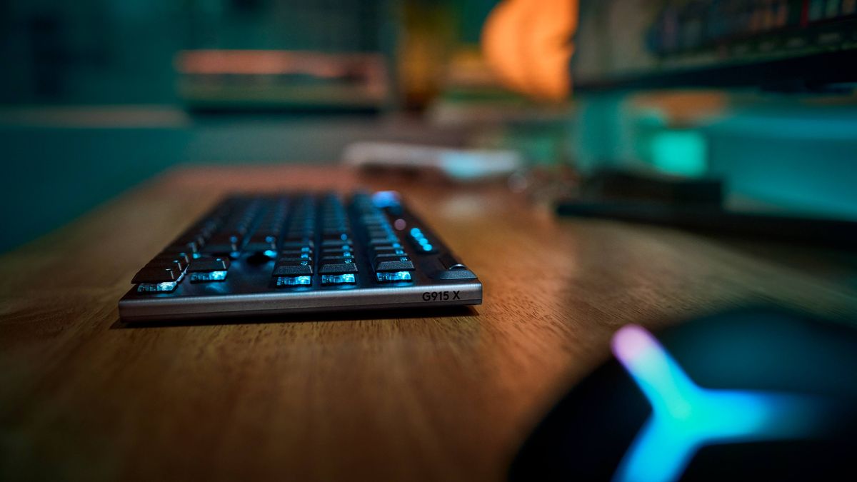 Image of the Logitech G915 X LIGHTSPEED gaming keyboard.