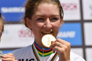 Karlijn Swinkels wins the junior womens TT at the 2016 World Road Championships