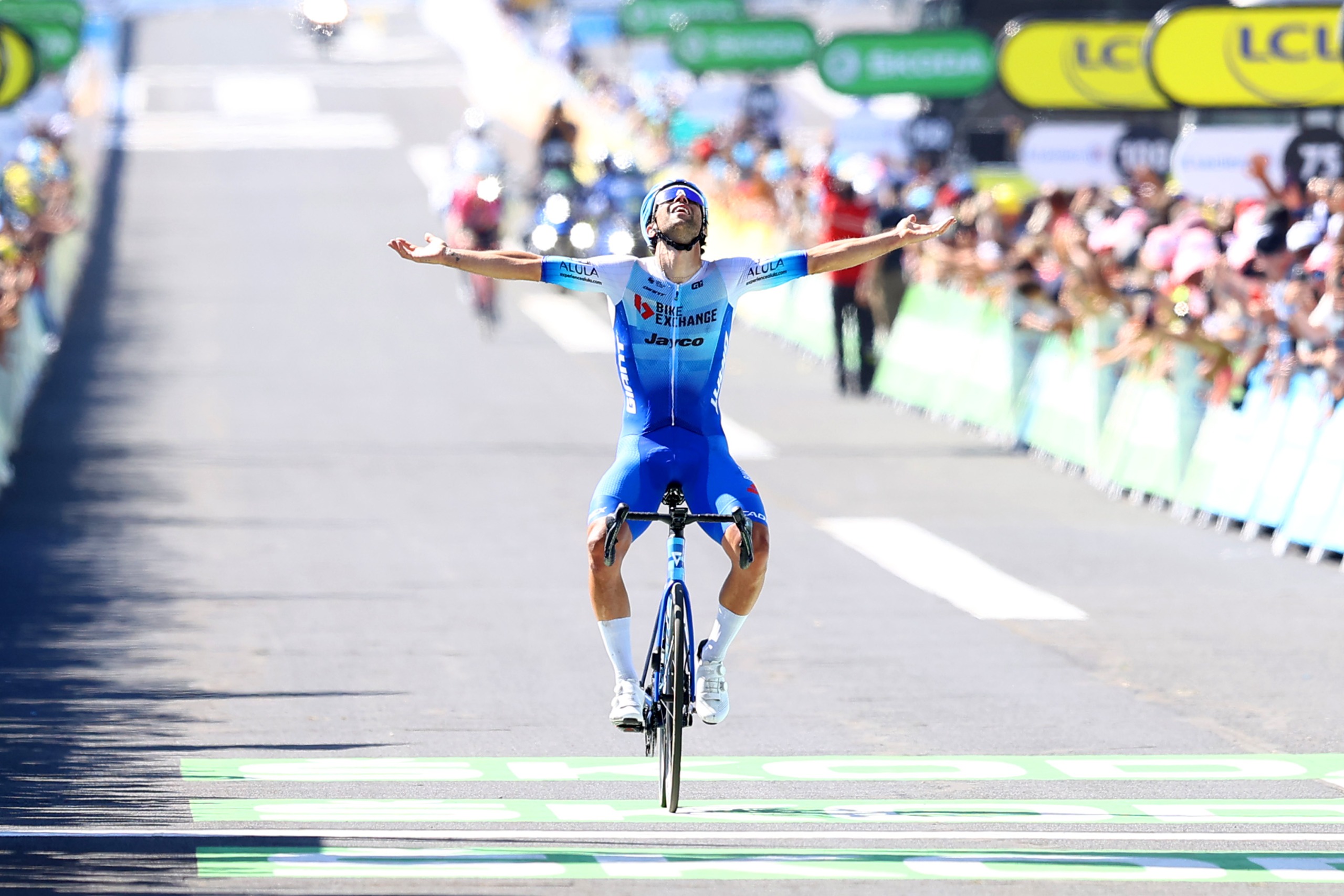 Michael Matthews of Australia and Team BikeExchange - Jayco celebrates winning during the 109th Tour de France 2022, Stage 14 a 192,5km stage from Saint-Etienne to Mende 1009m / #TDF2022 / #WorldTour / on July 16, 2022 in Mende, France. (Photo by Michael Steele/Getty Images)