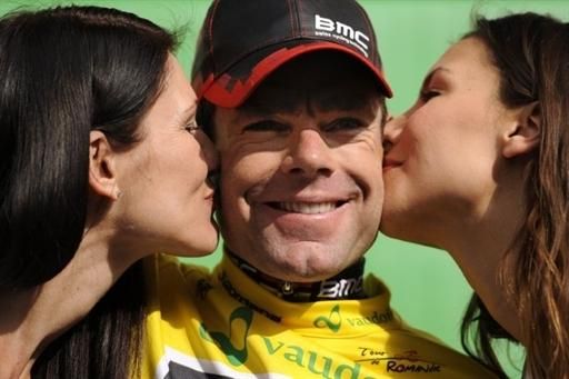 Kisses for new race leader Cadel Evans (BMC)
